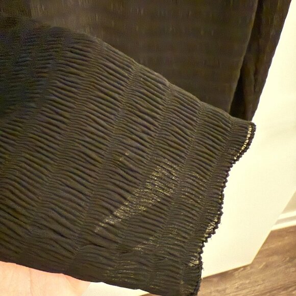 Cute Button Up - Picture 4 of 4